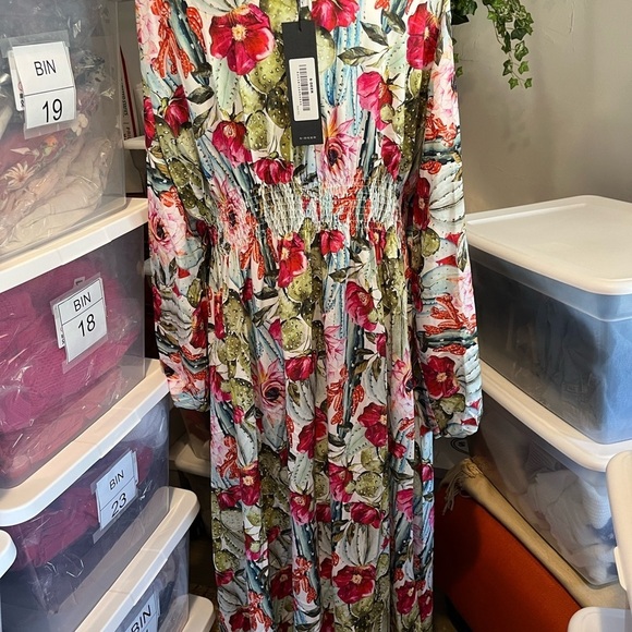 Floral V-Neck Maxi Dress - Picture 4 of 7